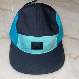 Mens strap back hat